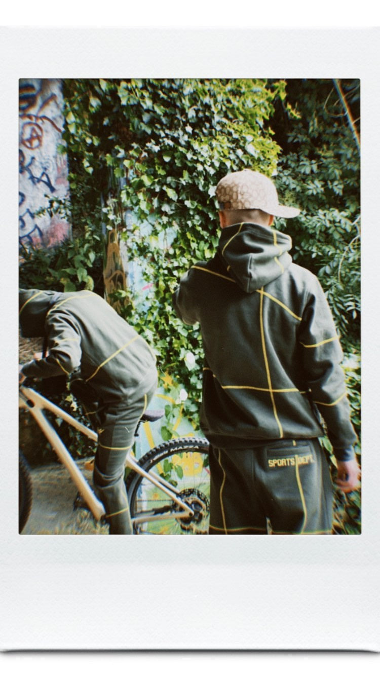 HEAVY-DUTY TRACKSUITS